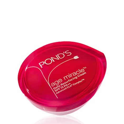 Buy Ponds Age Miracle Daily Resurfacing Cream SPF 15 (30 ml) - Purplle