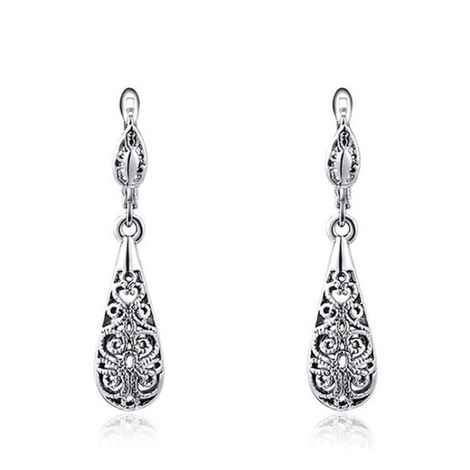 Buy Sukkhi Marvellous Filigree Crystal Stone Rhodium Plated Earring For Women - E80754 - Purplle
