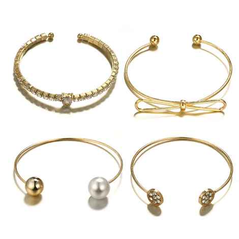 Buy Ferosh Eliana Gold Bracelet Set - 4 Pcs Bracelet Set - Purplle