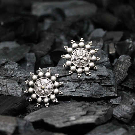 Buy Ferosh Iniya Oxidized Silver Stud Earrings - Purplle