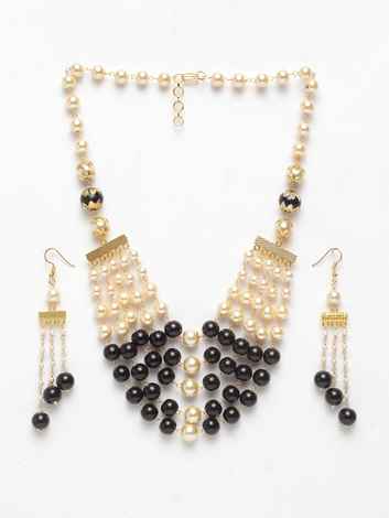Buy Ferosh Iditri Black-Golden Pearl Neckpiece-Earrings Set - Purplle