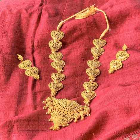 Queenbe Gold Plated Traditional Stunningly Designed Heart Shaped