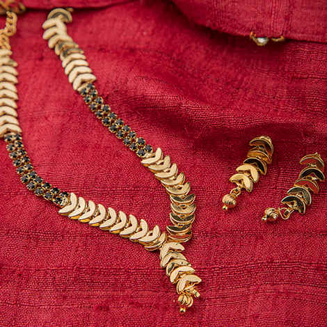 Queen Be Gold Leaf Mangalsutra Set - MH19009