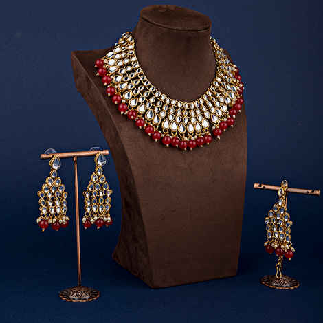 Buy Queen Be Bridal Glow Pink Kundan Necklace with Maang Tika Set - Purplle