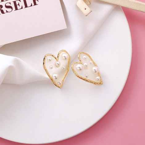 Buy Ferosh Alivia Melting Pearl Heart Gold Statement Stud Earrings - Purplle