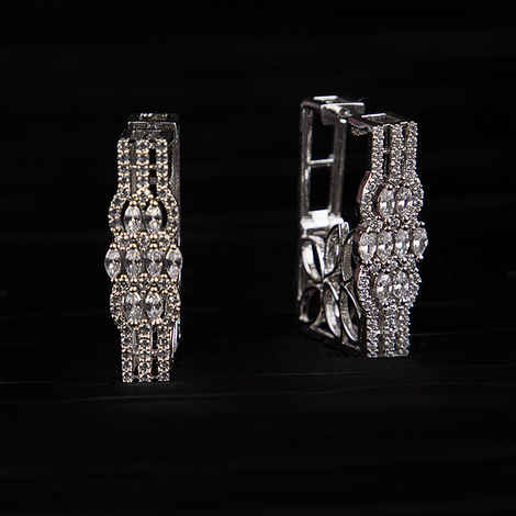 Buy Queen Be Blooming Rectangle Silver Earrings - Purplle