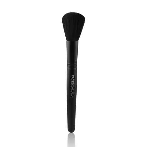 FACES CANADA Powder Brush | Easy Swipe | Precise Definition | Smooth Application | Flawless Finish | Impeccable Grip | Supremely Soft And Luxurious Synthetic Bristles 1 Pc