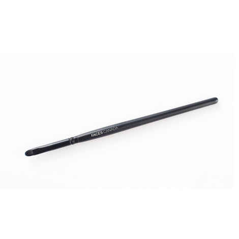 FACES CANADA Lip Filler | Lip Defining Brush | Soft Firm Fibers | Flat And Small Tapered Point | Easy Swipe | Precise Definition | Smooth Application | Flawless Finish 1 Pc