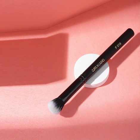 Buy Cuffs N Lashes Makeup Brushes, F019 Small Concealer Brush - 1 pc - Purplle