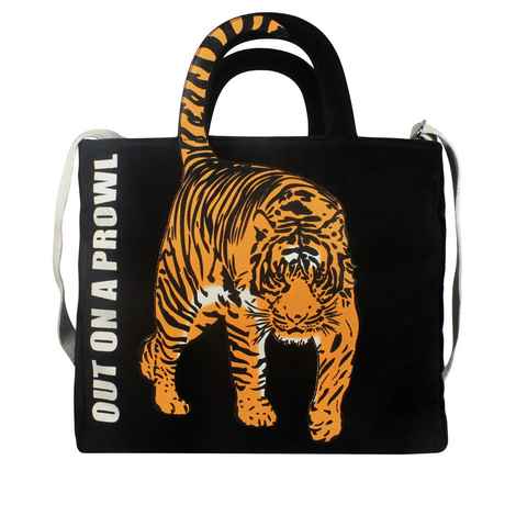 Colorbar Co-Earth The Roar Tote - Carbon Black (740 gm)