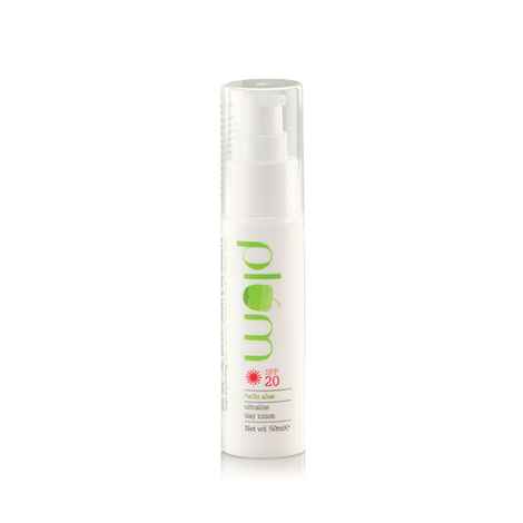 Buy Plum Hello Aloe Ultralite Day Lotion SPF 20 (50 ml) - Purplle