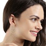 Buy Kord Store Gold Plated White Stone Maang Tika And Earrings Set For Girls & Women. One Pair Of Earring With Mangtika (KSEMT80003) - Purplle