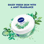 Buy NIVEA Soft Light Moisturising Cream Chilled Mint 100ml - Purplle