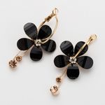 Buy Sukkhi Attractive Floral Crystal Gold Plated Clip-On Earring for Women - Purplle