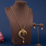 Buy Queen Be Beaded Chain Pendant Set - Purplle