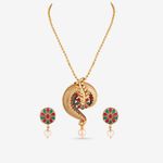 Buy Queen Be Beaded Chain Pendant Set - Purplle