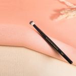 Buy Cuffs N Lashes Makeup Brushes, E005 Eyeshadow Blending Brush - 1 pc - Purplle