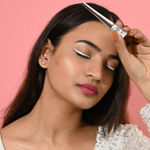 Buy NY Bae Metallic Eyeliner - Silver Soiree 01 (4.5 ml) | Metallic Glitter Finish | Super Pigmented | Quick Drying | Smudgeproof | Water Resistant - Purplle