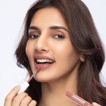 Buy Mamaearth Naturally Matte Lip Serum - Matte Liquid Lipstick with Vitamin C & E For Upto 12 Hour Long Stay - Caramel Nude - (3 ml) - Purplle