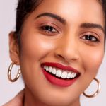 Buy Mamaearth Naturally Matte Lip Serum - Matte Liquid Lipstick with Vitamin C & E For Upto 12 Hour Long Stay - Beet it Red - (3 ml) - Purplle