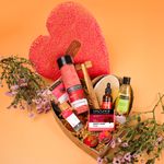 Buy Soulflower Heart Bath Festive Gift Set with Rose  ( Hair , Skin Care & Aromatherapy Kit ) - Purplle