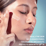 Buy Glamrs Fiji Skin Weightless Acne Fighting Sunscreen Serum - Purplle