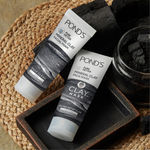 Buy PONDS Pure Detox Mineral Clay Facial Foam For Oil Free Instant Glow (90 gm) - Purplle