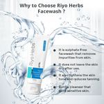 Buy Riyo Herbs Aqua Restoration Hydrating Facewash, Grapefruit and Moringa Extracts, Facewash - 100 ml - Purplle