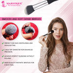 Buy Majestique Pro Large Powder Brush | Soft, Synthetic Bristles, FC31 Easy Blending Blush Brush - Black - Purplle