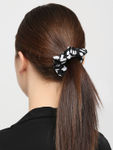 Buy Lilly & Sparkle Black And White Scrunchies Set Of 4 - Purplle