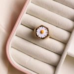 Buy Signet White Daisy Ring - Gold - Purplle