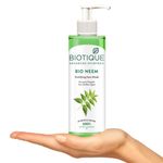 Buy Biotique Bio Fresh Neem Pimple Control Face Wash (200 ml) - Purplle