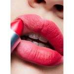 Buy M.A.C Retro Matte Lipstick - Relentlessly Red (3 g) - Purplle