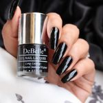 Buy DeBelle Gel Nail Lacquer Glossy Luxe Noir - Black (8 ml) - Purplle