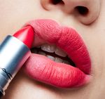 Buy M.A.C Lipstick / Mini - Relentlessly Red (1.8 g) - Purplle