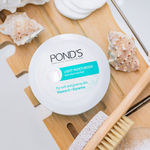 Buy Ponds Light Moisturiser Non-Oily Fresh Feel With Vitamin E + Glycerine - Purplle