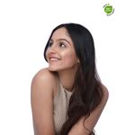 Buy Plum There You Glow Highlighter | Highly Pigmented |Effortless Blending |121 - Champagne Pearl - Purplle
