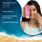 Buy Aqualogica Radiance+ Smoothie Face Wash with Watermelon & Niacinamide for Clear & Oil-Free Skin - 100ml - Purplle