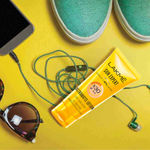 Buy Lakme Sun Expert Super Matte Lotion Sunscreen SPF 30 PA++ with Niacinamide & Vit C | Broad spectrum UVA/B protection | Blue light protection | No White Cast | for all dry, normal skin| 100ml - Purplle