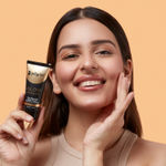 Buy Pilgrim Glow Primer, Blurs pores, instant glow,for Woman 30 ml - Purplle