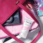 Buy Lakme Lumi Strobe Cream - Highlighter + Moisturizer + Primer With Hyaluronic Acid & Niacinamide - Dewy Rose | 30 gm - Purplle