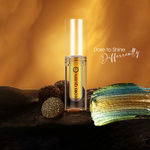 Buy Colors Queen Multichrome Liquid Eyeshadow Highly Pigmented & Metallic Finish 1.8gm - I See Gold (Shade - 02) - Purplle
