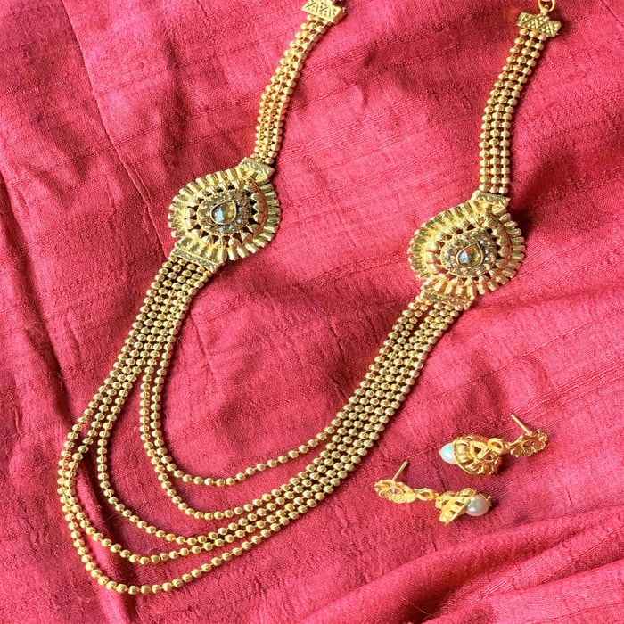 Buy Queen Be Gold Floral Multi Layered Beads Necklace Set - NV19004 - Purplle
