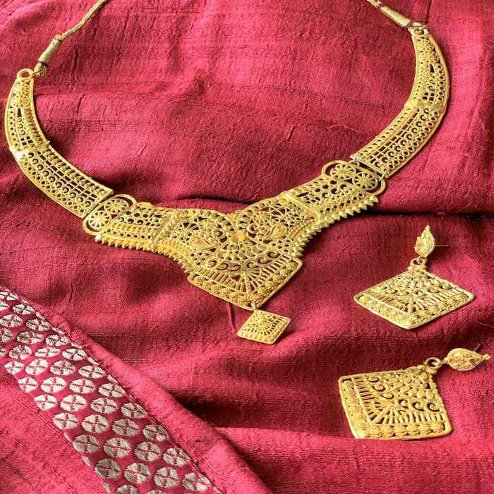 Buy Queen Be Gold Traditional Intricate Design Wedding Set - NM19005 - Purplle