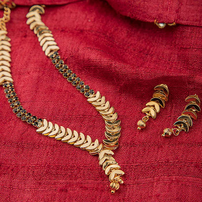 Buy Queen Be Gold Leaf Mangalsutra Set - MH19009 - Purplle