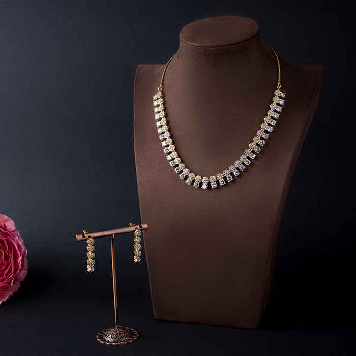 Buy Queen Be Sparkling Daze Necklace Set - Purplle