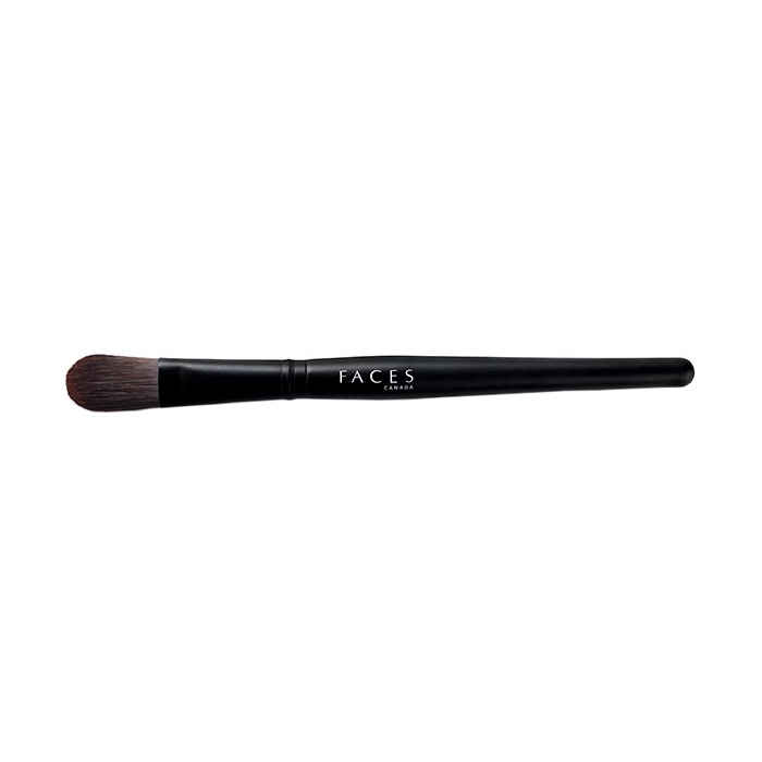 Buy FACES CANADA Foundation Brush | Easy Swipe | Precise Definition | Smooth Application | Flawless Finish | Impeccable Grip | Supremely Soft And Luxurious Synthetic Bristles - Purplle