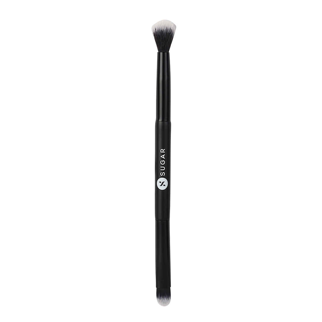 Buy SUGAR Cosmetics Blend Trend - 413 Flat + Round XL Dual Eyeshadow Brush (Flat and Extra Round Tip) - Synthetic Bristles and Wooden Handle - 1 Pc - Purplle