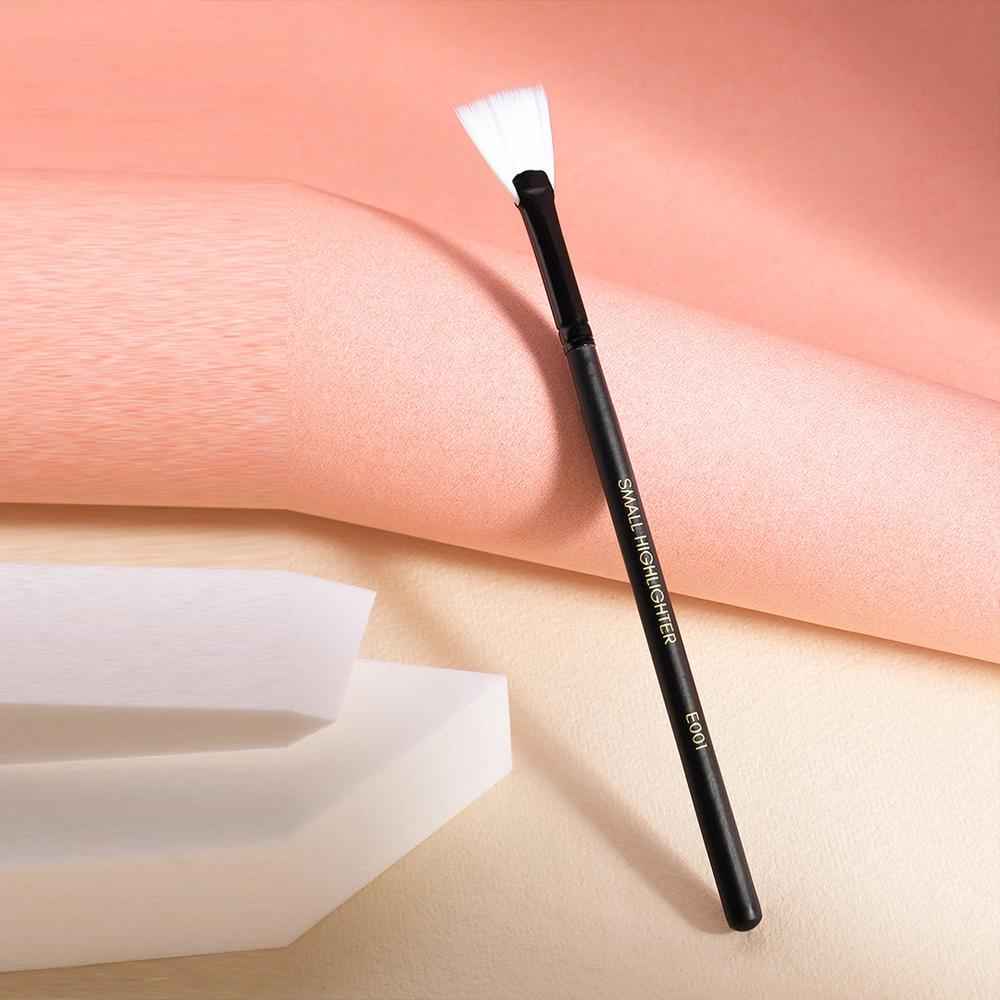 Buy Cuffs N Lashes Makeup Brushes, E001 Small Highlighter - 1 pc - Purplle