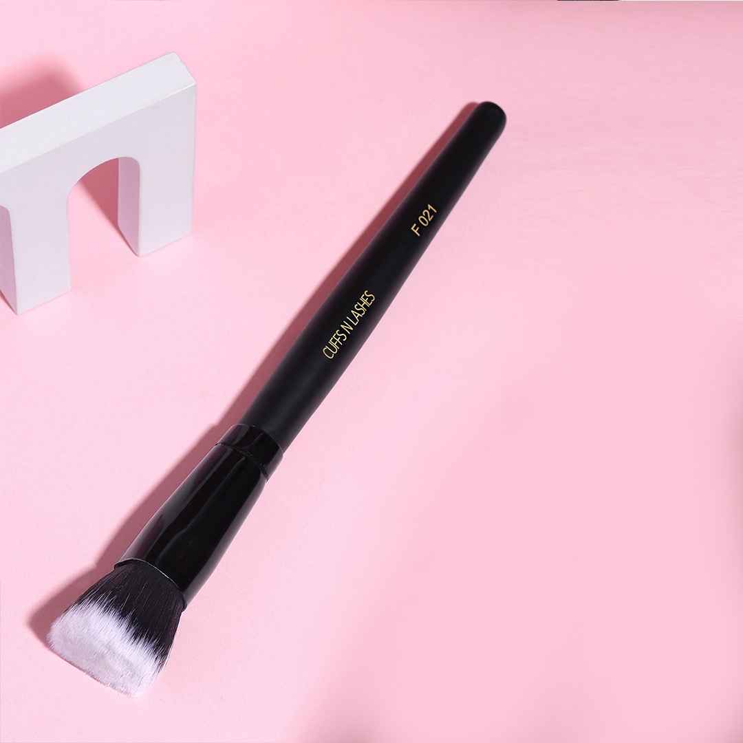 Buy Cuffs N Lashes Makeup Brushes, F021 - Flat Top Kabuki Brush - 1 pc - Purplle